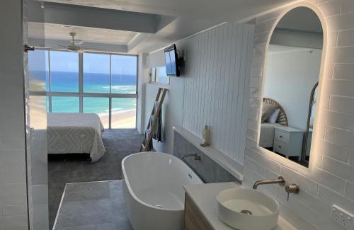 Coolangatta Apartment | Endless Summer in Cooly Level 18