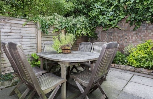 Parsons Green and Walham House | English Dream, by Veeve