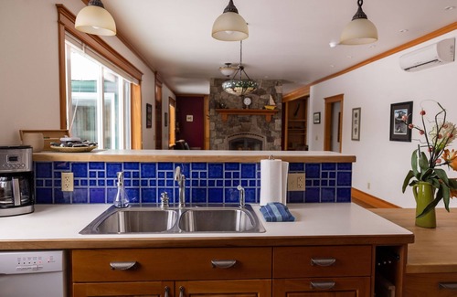 Sitka House | Enjoy A Luxury Oceanfront Retreat with your family and friends