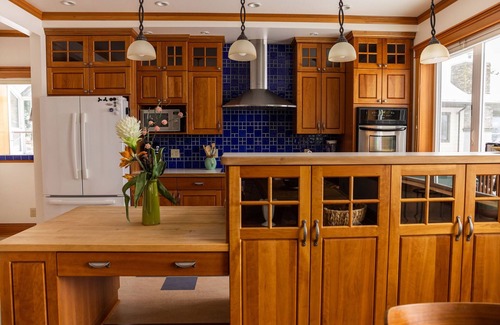 Sitka House | Enjoy A Luxury Oceanfront Retreat with your family and friends