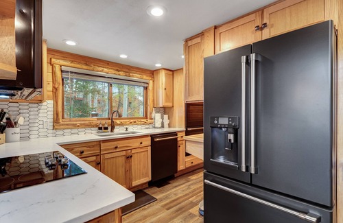 Breckenridge Cabin | Enjoy a quaint cabin that offers modern luxury!