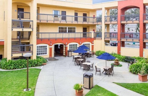 The East Side Apartment | Enjoy a relaxing stay in the Bay Area