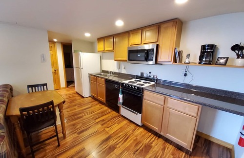 Kiel Cottage | Enjoy a relaxing vacation on a lake (1 Bedroom (sleeps 4))