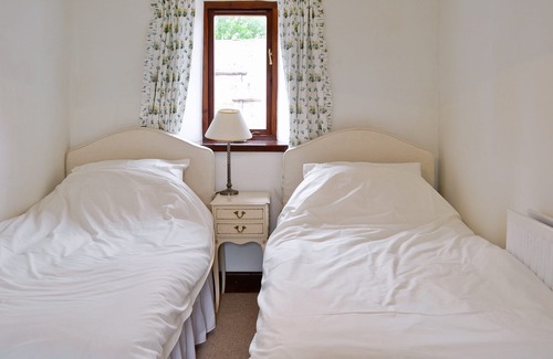 Farlam Cottage | Enjoy a wonderful walk around Talkin Tarn or discover Roman history at Hadrian’s Wall.