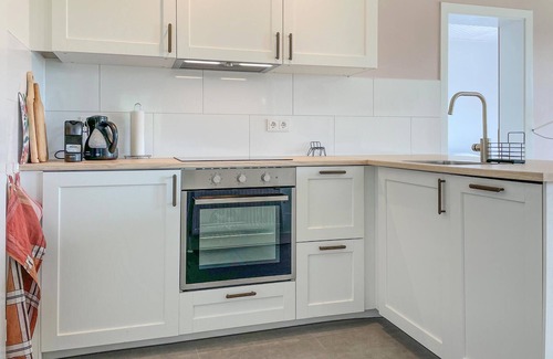 Husen House | Enjoy an unforgettable vacation in this inviting vacation home.