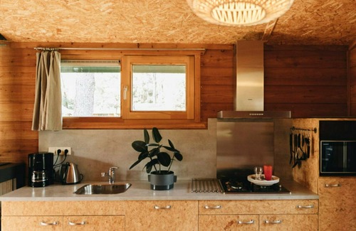 Beerze Cabin | Enjoy camping with the ultimate in glamping comfort!