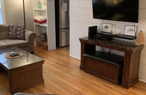 Old Village House | Enjoy Charlestons History & Carolina Sun - 3BR 2 BATH Old Mt. Pleasant