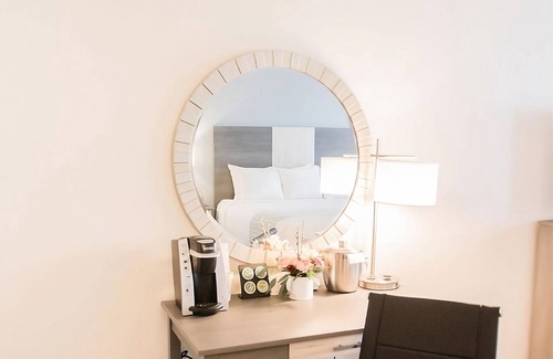 Silver Beach Hotel | Enjoy Comfort and Convenience on your Vacation! 4 Ocean View Units! Onsite Pool!