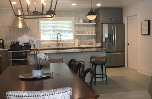 Jekyll Island House | Enjoy FALL BREAK 🏝️ Perfect location for families+4 Bikes. 2 night min most dates