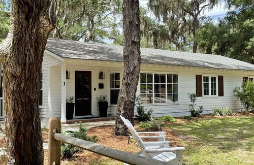 Jekyll Island House | Enjoy FALL BREAK 🏝️ Perfect location for families+4 Bikes. 2 night min most dates