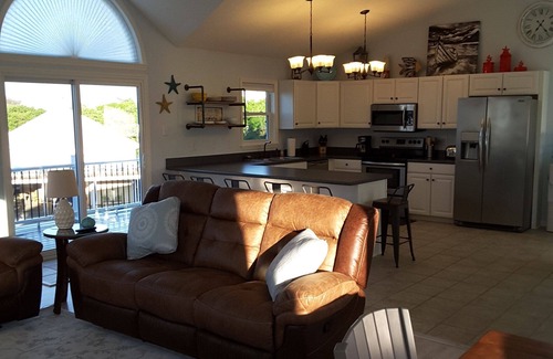 Emerald Isle House | Enjoy fall in the best way! Come to the beach!
