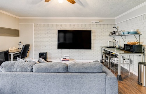 Douglasville Apartment | Enjoy Life Studio. Traveling Nurses Welcome!