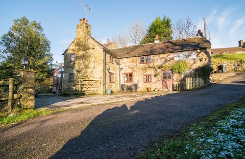 Winkhill Cottage | Enjoy Riverside luxury in the Peak District