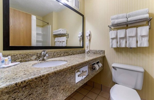 Canyon Park House | Enjoy spacious accommodations conveniently located in Seattle North
