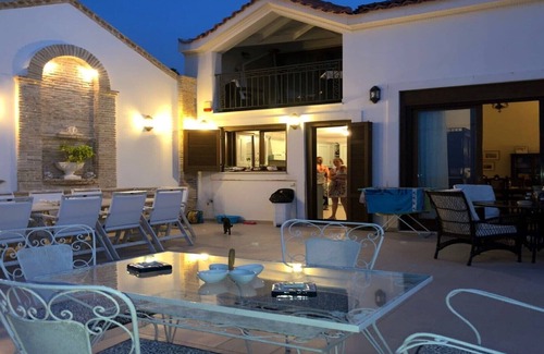 Koroni House | Enjoy the beauty of Koroni and the Messinia region in comfort and style.