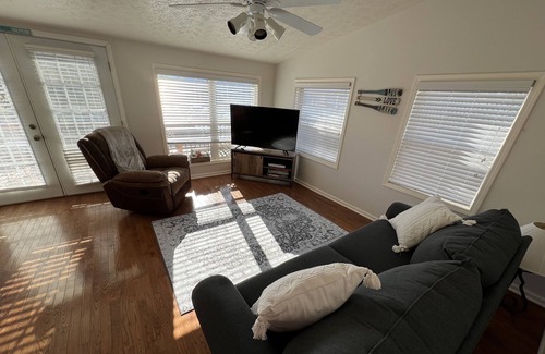 Flat Hollow Marina Cottage | Enjoy the breathtaking views, within walking distance to Flat Hollow Marina!