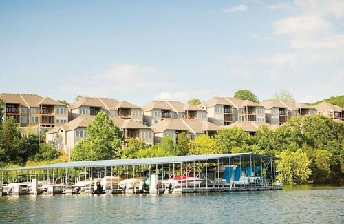 Ridgedale Condo | Enjoy the views of Table Rock Lake in this 2BD resort condo