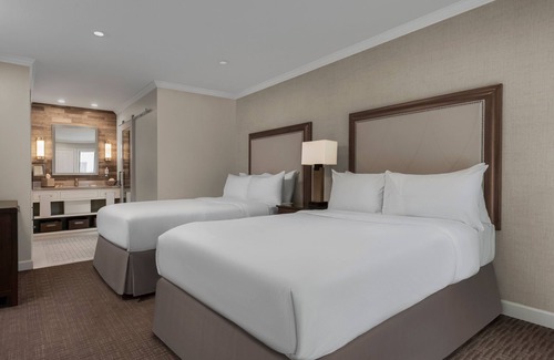 Napa Hotel | Enjoy the Vineyards of Northern California! 2 Spacious Suites w/Kitchen!