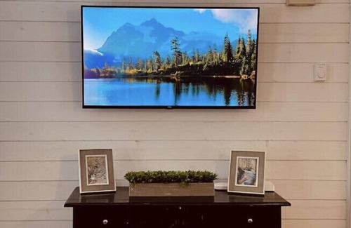 Thornhurst House | Enjoy This Arrowhead Lake Dog Friendly Ranch