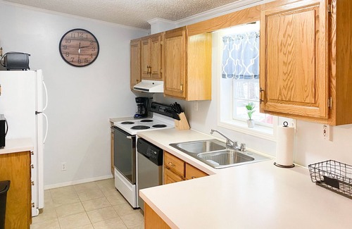 Thornhurst House | Enjoy This Arrowhead Lake Dog Friendly Ranch