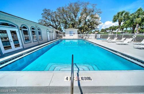 Upper Grand Lagoon House | Enjoy your quiet vacation at Butler's Beach Retreat!