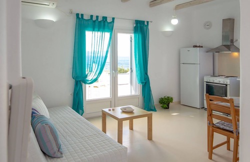Karystos Apartment | Enjoy your stay at Karystos Villas with a wonderfull view over the sea!