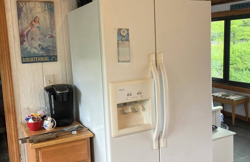 Isle of Springs Cottage | Enjoyable 1-bedroom rustic cottage in Southport.
