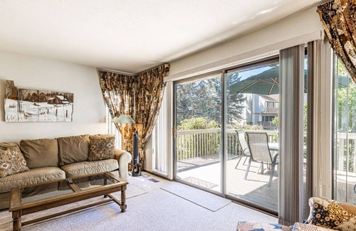 Park Meadows Condo | Enjoyable Park City rental-5 minute walk to the PCMARC center on the free city s