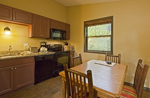 Wisconsin Dells Cottage | Enlivening Christmas Mountain Village, 2 Bedroom Cottage