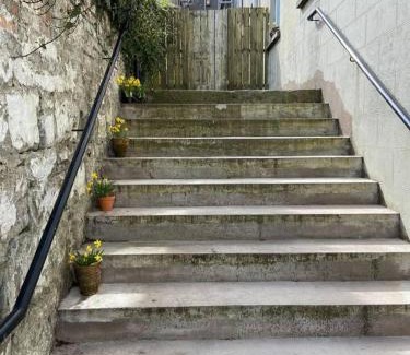 Enniskillen House | Enniskillen - TownHouse - Sleeps 6 - Parking