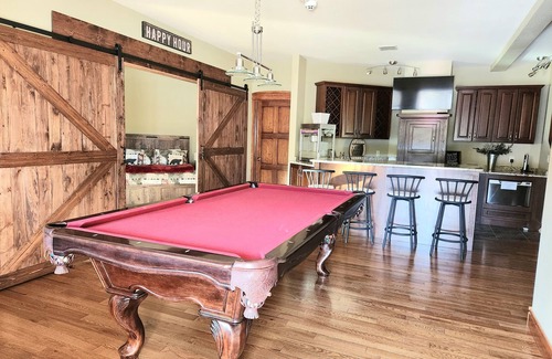 Deadwood House | Enormous Rally Rental - Custom Estate off paved Road w/Extra Motorcycle Parking