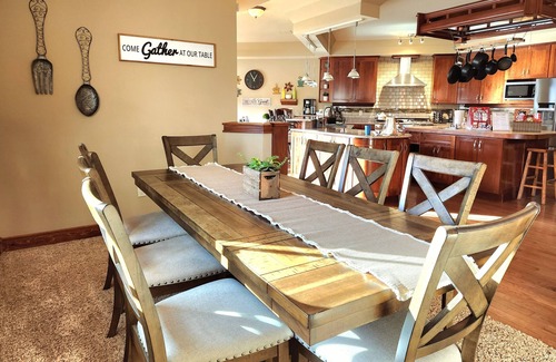 Deadwood House | Enormous Rally Rental - Custom Estate off paved Road w/Extra Motorcycle Parking