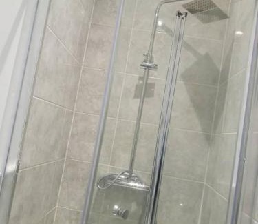 Burnley House | Ensuite double-bed (R4) close to Burnley city centre