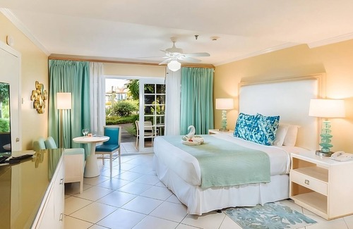 Rodney Bay Hotel | Ensuring a Very Comfortable & Memorable Stay! Two Units, Pool, Free Parking!