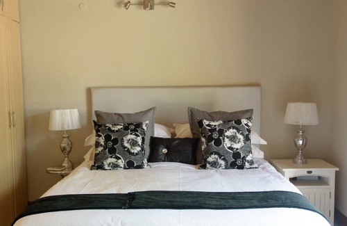 Mookgopong Bed & Breakfast | Entabeni Manor Lodge