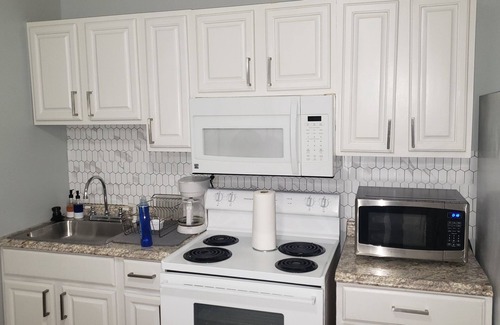 Weequahic Apartment | Entire 2-BED Private Apt - EWR/NYC/OUTLET MALL