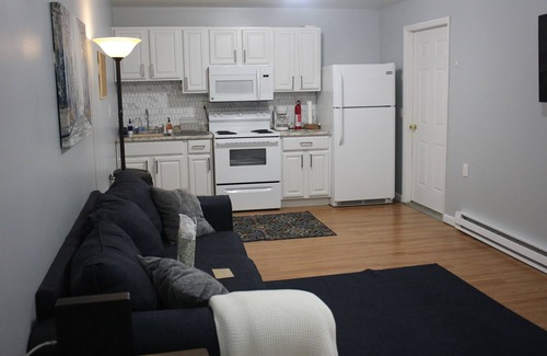 Weequahic Apartment | Entire 2-BED Private Apt - EWR/NYC/OUTLET MALL