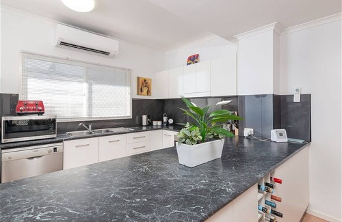 Port Douglas House | Entire 2 bed townhouse 200 metre from beach