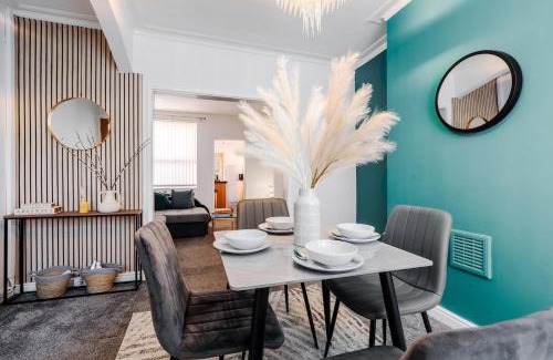 Birkenhead Apartment | Entire 2 Bedroom Apartment-Free Parking & Super fast Internet - Sleeps 6