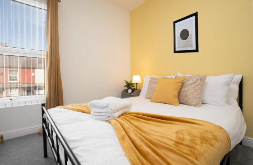 Birkenhead Apartment | Entire 2 Bedroom Apartment-Free Parking & Super fast Internet - Sleeps 6