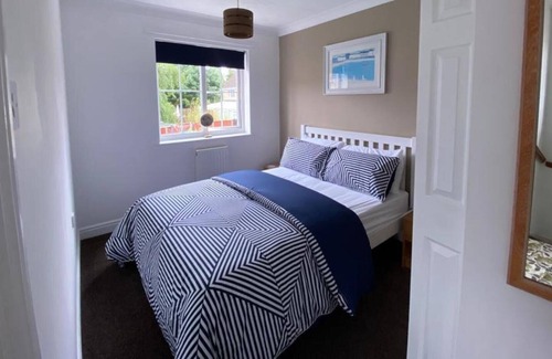 Beccles House | Entire 3-bed House - Child & Pet Friendly
