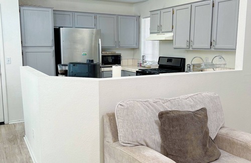 Pumpkin Center House | Entire 3-bedroom 2-Bathroom House in Bakersfield