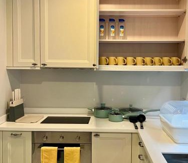 Bangkok Central Business District House | Entire 3BR Townhome in Sukhumvit, shared Pool, near BTS&MRT Asok