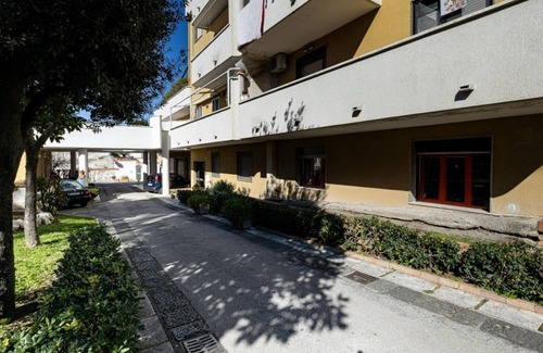 Portici Apartment | Entire Apartment Royal Rooms Portici