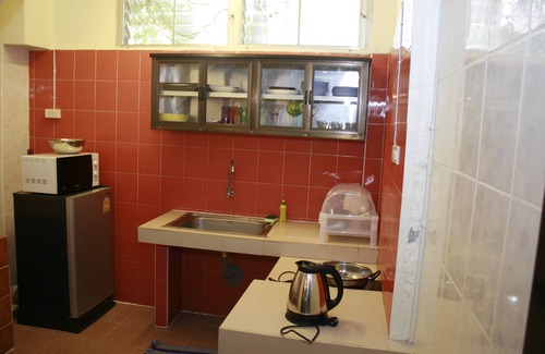 Thung Maha Mek House | Entire Big House Close to Silom/Siam/Sukhumvit