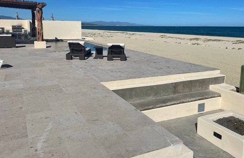 La Ribera House | Entire Beachfront Villa with Private Swimming Pool / casatranquildad.com