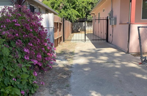 Southeastern Sacramento Apartment | Entire cozy studio w/separate entrance w/in walking distance to UCD Med Ctr