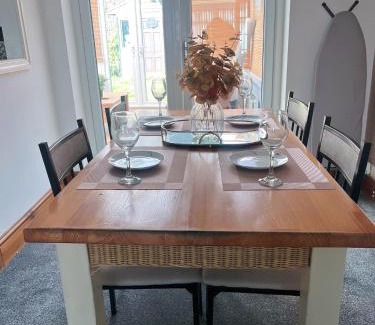Middleton Apartment | Entire Family Home In Middleton
