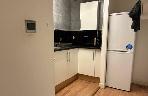 Falkirk Apartment | Entire Flat-Central Scotland (Falkirk)| Self-Checkin |Pet-friendly with parking