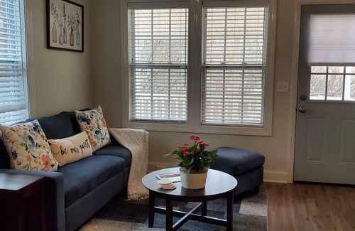 Hendersonville Cottage | Entire furnished cottage in Hendersonville near Asheville